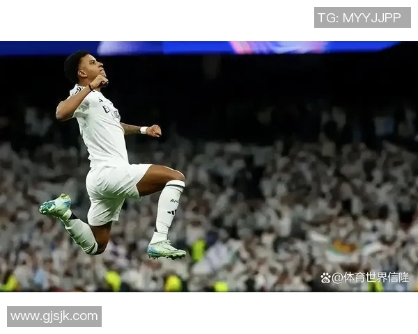 英超激战：皇马绝杀那不勒斯全场沸腾十大精彩进球回顾