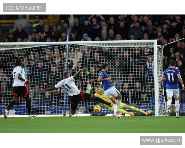 足总杯惊天冷门皇马逆转拜仁引发全场狂欢瞬间 足总杯惊天冷门皇马逆转拜仁引发全场狂欢瞬间