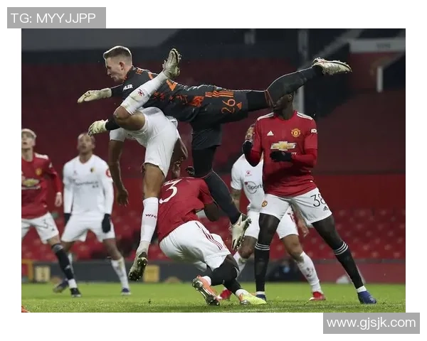 足总杯精彩对决里昂与曼联战成平局逆转瞬间点燃全场激情