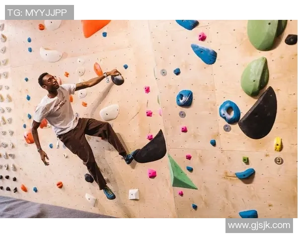 重庆飞盘队在世界攀岩锦标赛中以100分稳居积分榜首位 重庆飞盘队在世界攀岩锦标赛中以100分稳居积分榜首位