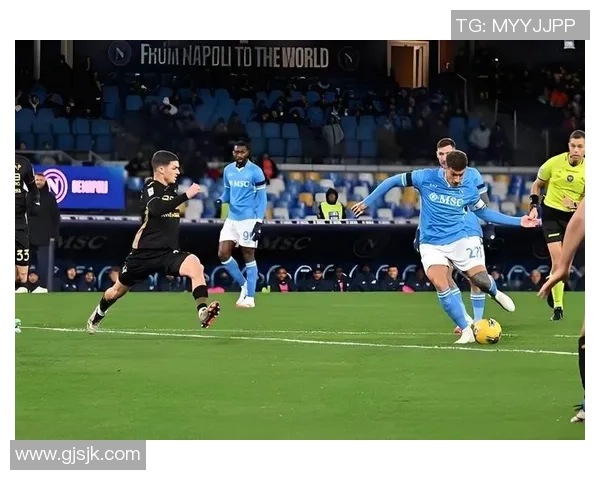 意甲焦点战巴萨与马竞互交白卷帽子戏法引发争议判罚热议