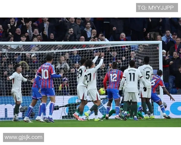 友谊赛惊现冷门曼联以三球完胜切尔西红牌事件引发全场热议