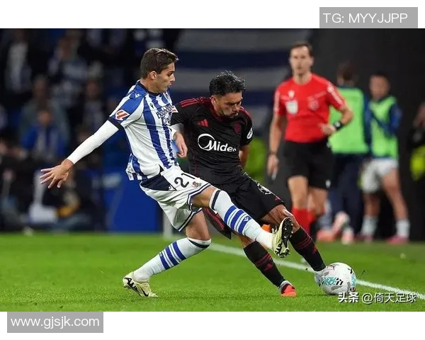 欧联杯精彩对决那不勒斯逆转里昂全场沸腾瞬间回顾