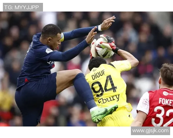 国王杯激战回顾拜仁与巴黎圣日耳曼平局绝杀瞬间引发全场狂欢 国王杯激战回顾拜仁与巴黎圣日耳曼平局绝杀瞬间引发全场狂欢