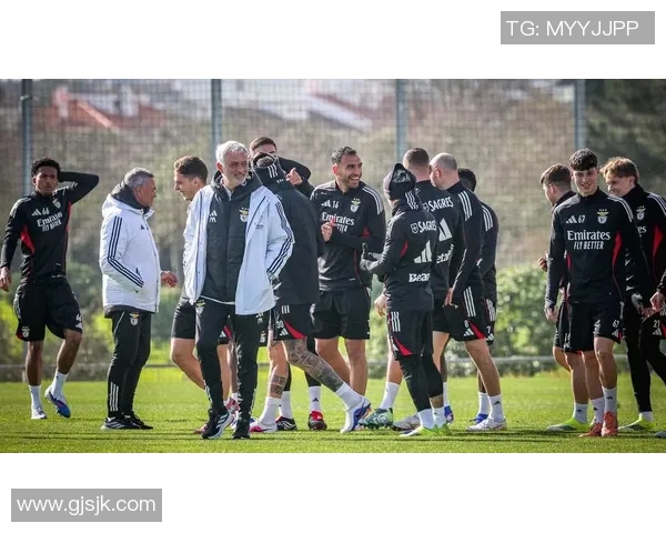 德甲激战：巴黎圣日耳曼大胜本菲卡引发全场惊叹赛后深度解析