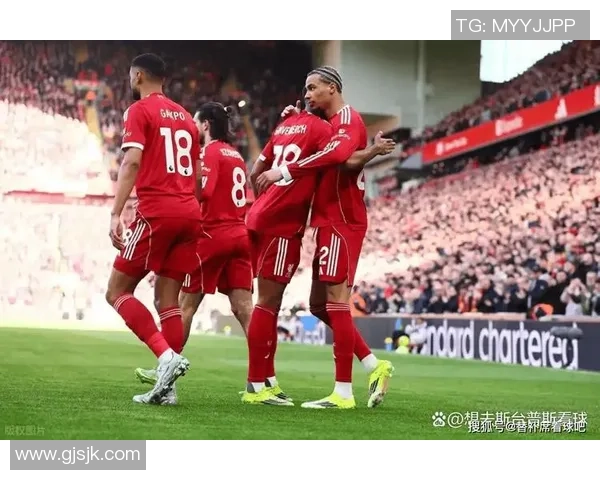 英超惊天逆转里昂6-2大胜巴黎圣日耳曼争议判罚引发全场热议