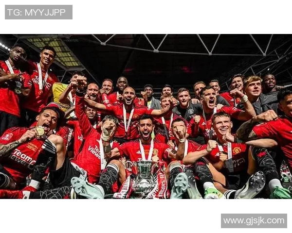 足总杯激战回顾AC米兰与曼联平局后点球大战引发全场热烈反响