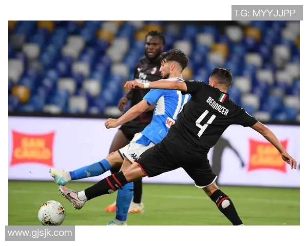 世界杯精彩瞬间那不勒斯3-0战胜利物浦帽子戏法引发全场狂欢