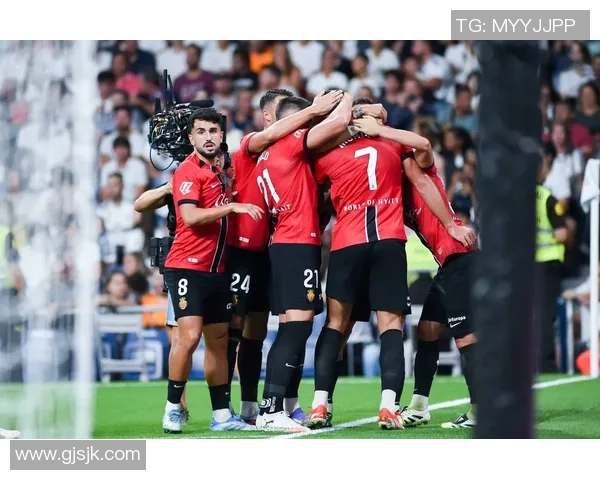 西甲激战皇马在点球大战中险胜多特蒙德全场沸腾