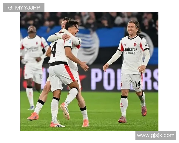 足总杯激战AC米兰凭点球大战击败曼联晋级四强赛后点评引发热议 足总杯激战AC米兰凭点球大战击败曼联晋级四强赛后点评引发热议